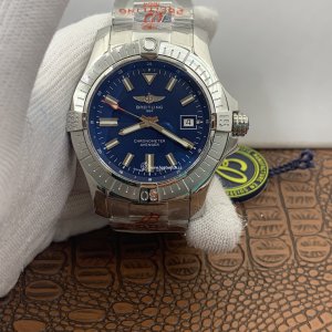 Breitling Avenger Automatic 43 Men's Watch - ETA2824-2 | 43mm | A17318101C1A1