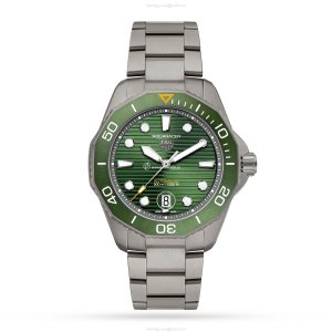 TAG Heuer Aquaracer Titanium Automatic Green Watch - 43mm